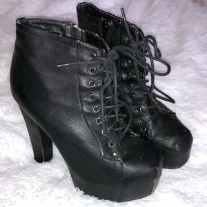 Pre owned Platform heel boots